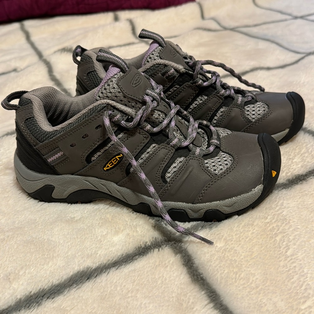 Keen active wear shoes